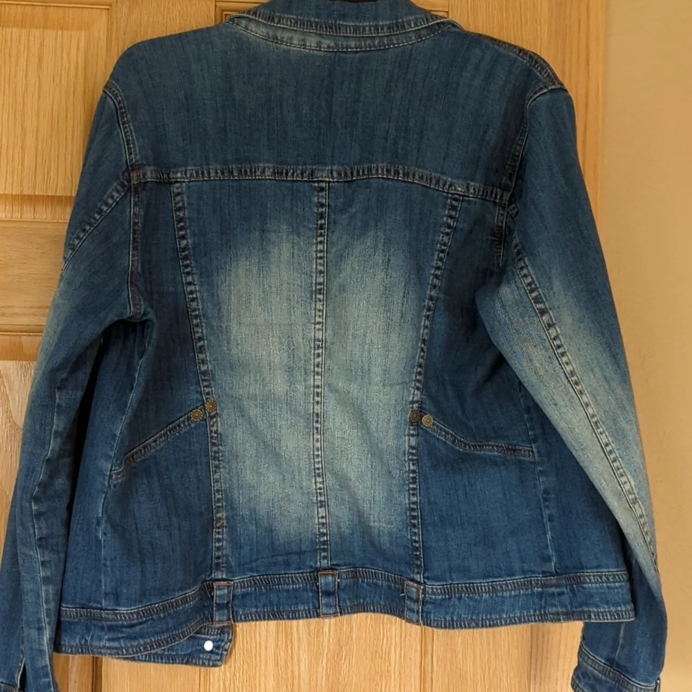 Jean jacket - Picture 3 of 3